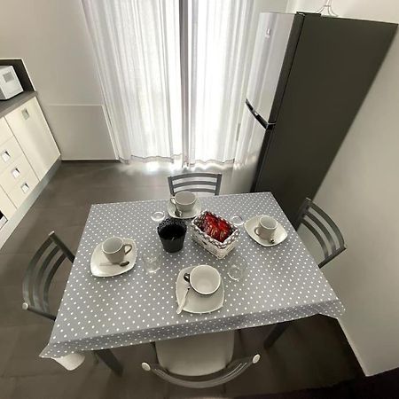 Nice House Luminoso Con Terrazzo 갈라라테 외부 사진